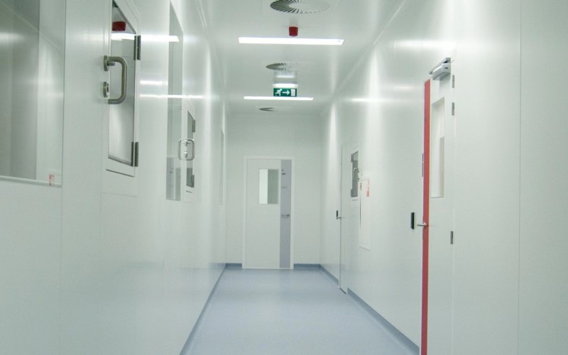 上海臨港2400平醫療器械潔凈車間裝修工程